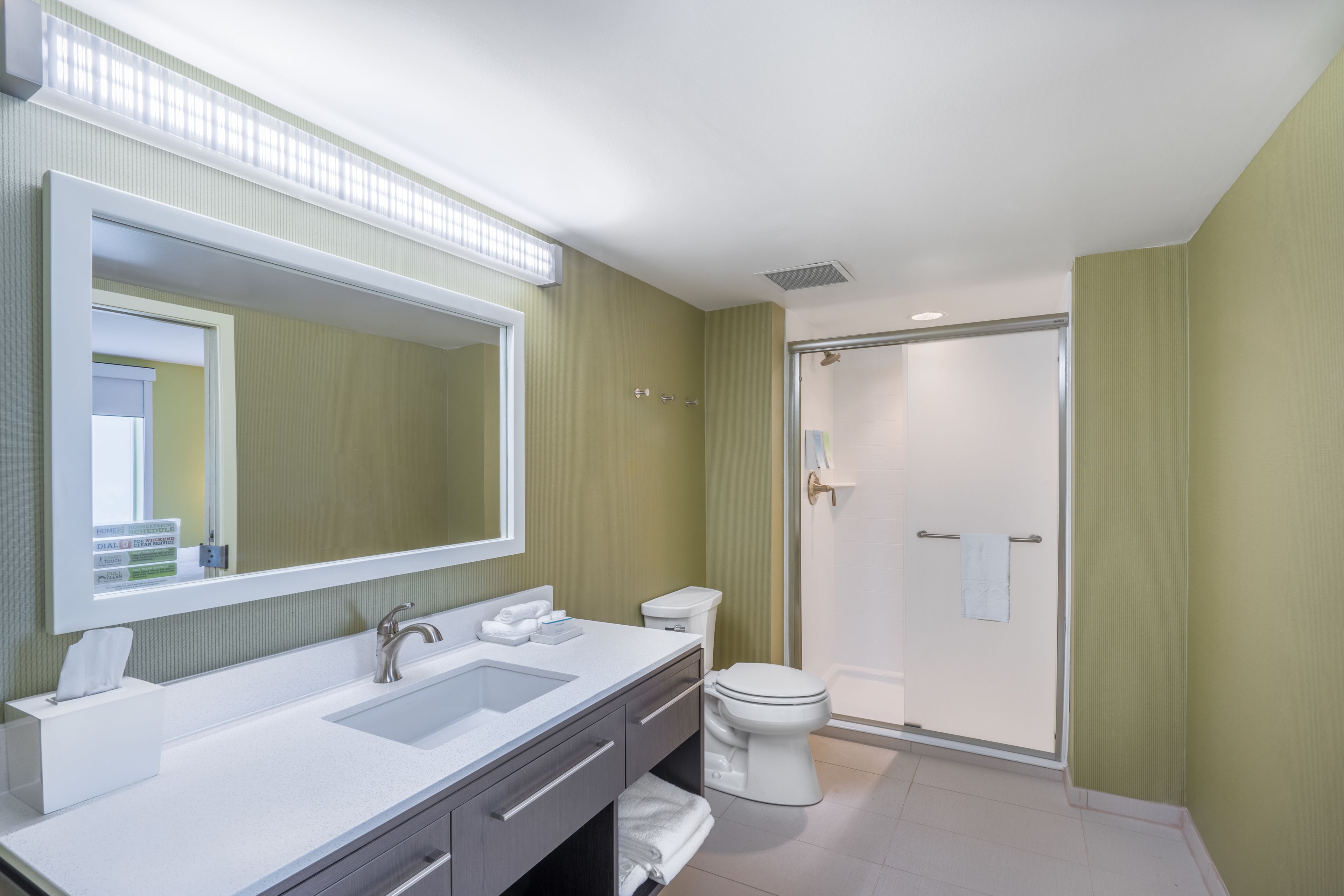 free toiletries, towels