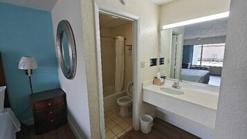 Room, 1 King Bed, Non Smoking | Desk, free WiFi, bed sheets