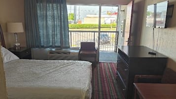 Room, 1 Double Bed, Non Smoking | Desk, free WiFi, bed sheets