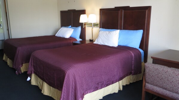 Camera, 2 letti matrimoniali, non fumatori | Una scrivania, Wi-Fi gratuito, lenzuola