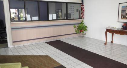 Travelodge by Wyndham Richmond Kentucky
