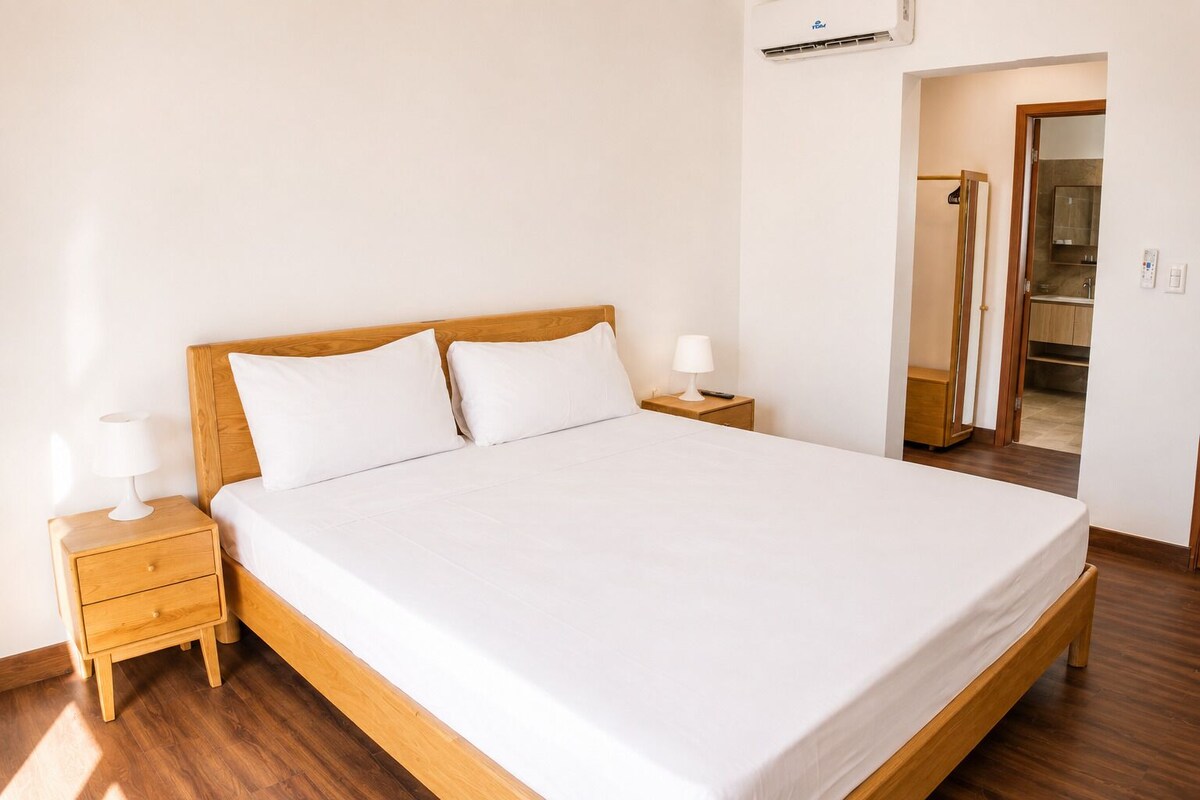 Apartemen, 4 kamar tidur, hot tub, pemandangan resor | 2 kamar tidur, tirai kedap cahaya, Wi-Fi gratis, dan seprai linen