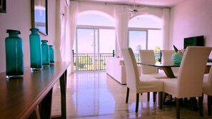 豪華公寓, 2 間臥室, 花園景 | 2 間睡房、遮光窗簾/窗簾、免費 Wi-Fi、床單