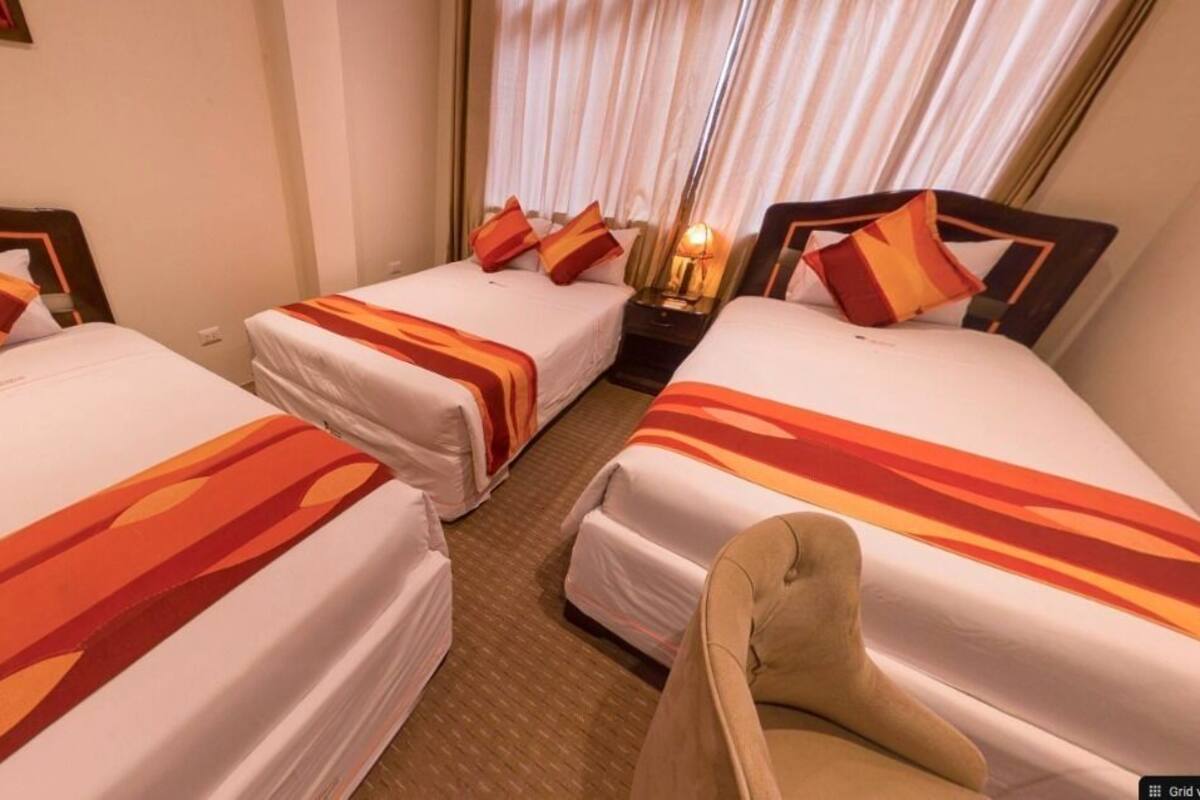 1 bedroom, Egyptian cotton sheets, premium bedding, down comforters