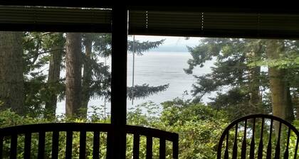 Mutiny Bay Waterfront House