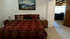 Nhà, nhiều giường, quang cảnh biển (123 - Mutiny Bay Waterfront House) | 4 phòng ngủ, truy cập Internet không dây miễn phí 