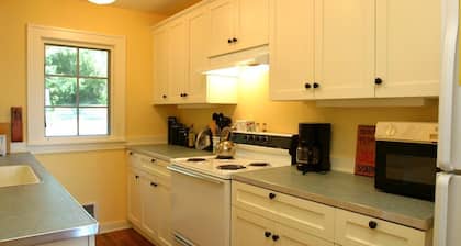 Smugglers Lagoon Beach Cottage