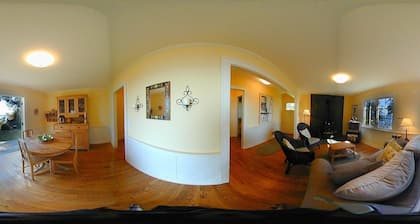 Smugglers Lagoon Beach Cottage