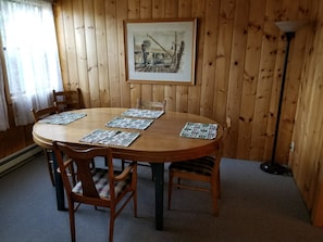 House, 2 Bedrooms, Sea View | In-room dining