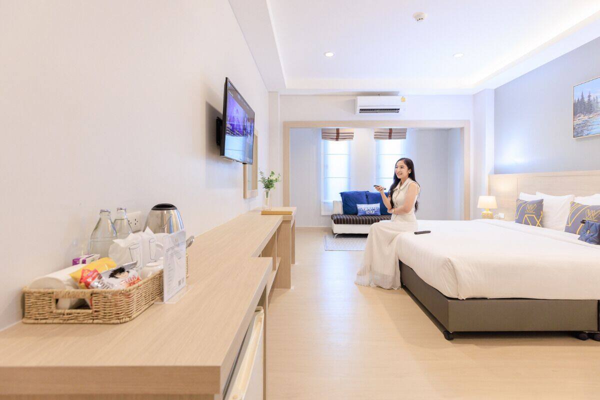 vip room  | desk, blackout curtains, free wifi