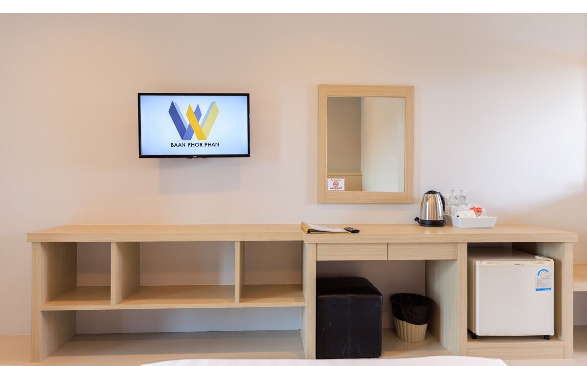 Desk, blackout curtains, free WiFi, bed sheets