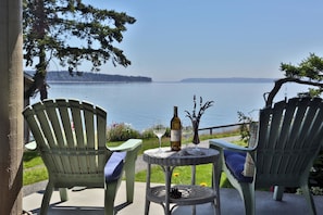 House, 2 Bedrooms, Sea View | Balcony view - Mutiny Bay Condo (Freeland)
