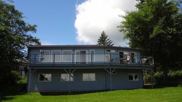 House, 2 Single Beds, Sea View (192 - Greenbank Getaway) | Front of property