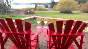 House, 2 Bedrooms, Sea View | Porch