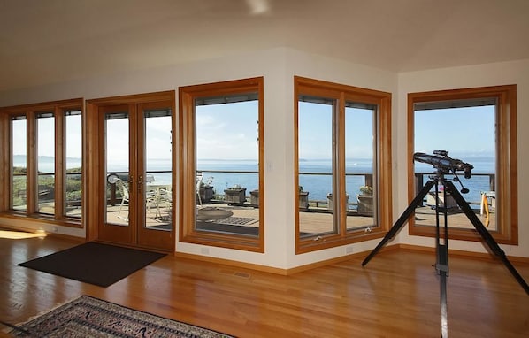 House, 4 Bedrooms, Sea View | Living room | DVD player - The Majestic Blue View (Freeland)