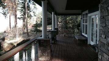 House, Berbilang Katil, Sea View (219 - Westside Waterfront View home) | Pemandangan balkoni