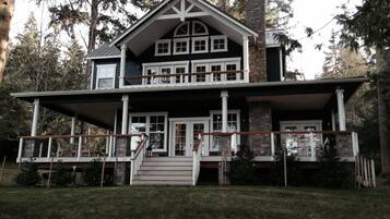 House, Berbilang Katil, Sea View (219 - Westside Waterfront View home) | Depan hartanah