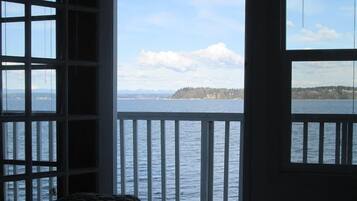 House, 2 Bedrooms, Sea View | Balcony view