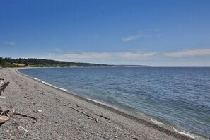 House, 3 Bedrooms, Sea View | Beach
