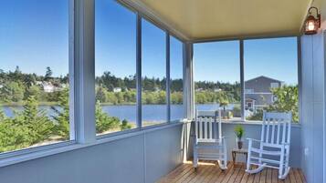 House, 3 Bedrooms, Sea View | Balcony view
