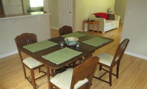 House, 3 Bedrooms | Dining