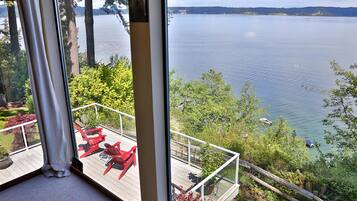 House, 2 Single Beds, Sea View (227 - Saratoga Vista) | Lake view