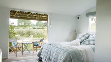 Gorgeous Romantic Countryside Cottage | View from room