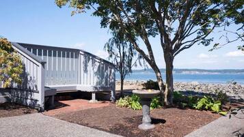 House, 3 Bedrooms, Sea View | Street view