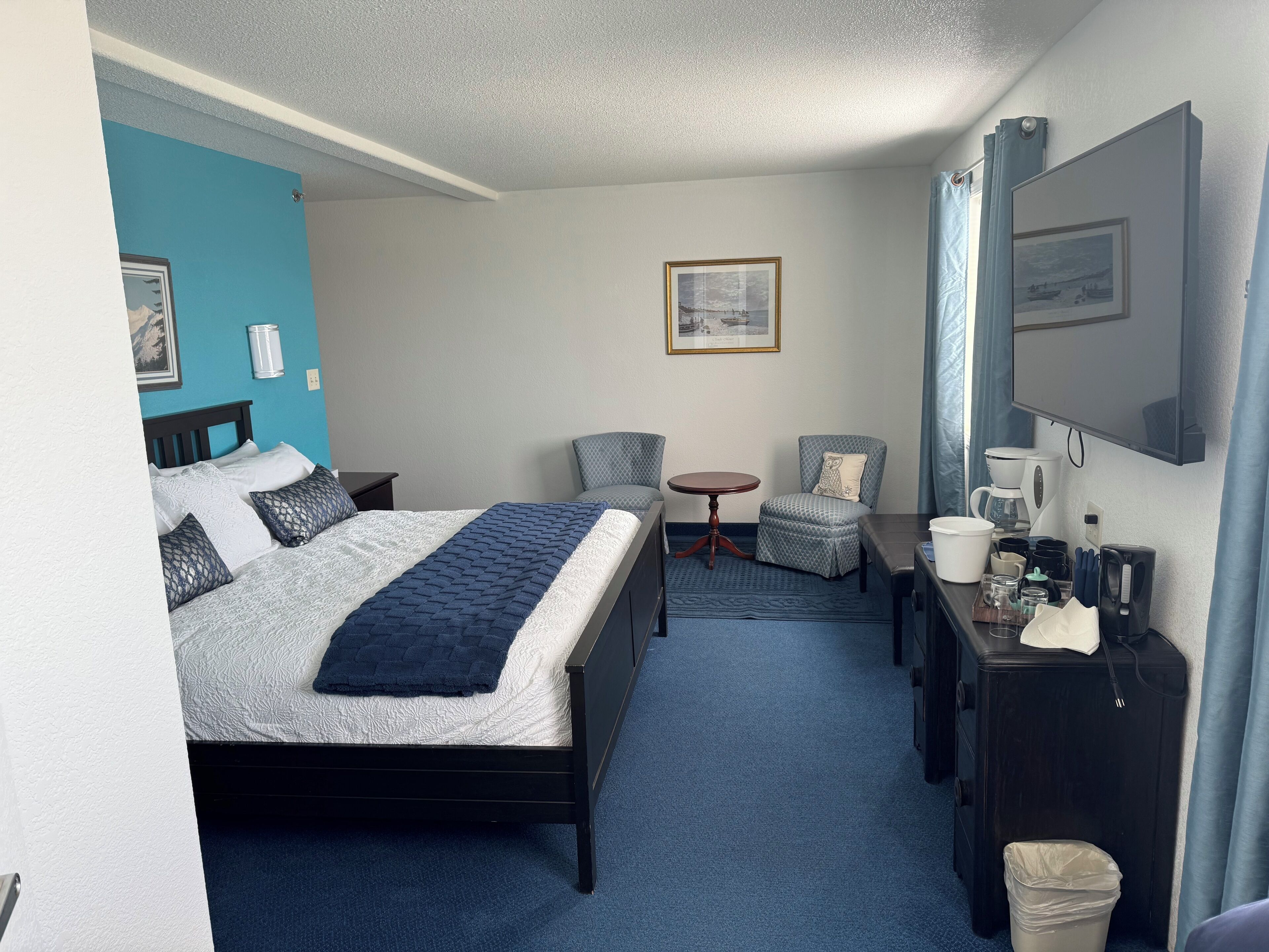 Enkeltrom – deluxe | Skrivebord, lydisolert, wi-fi (inkludert) og sengetøy