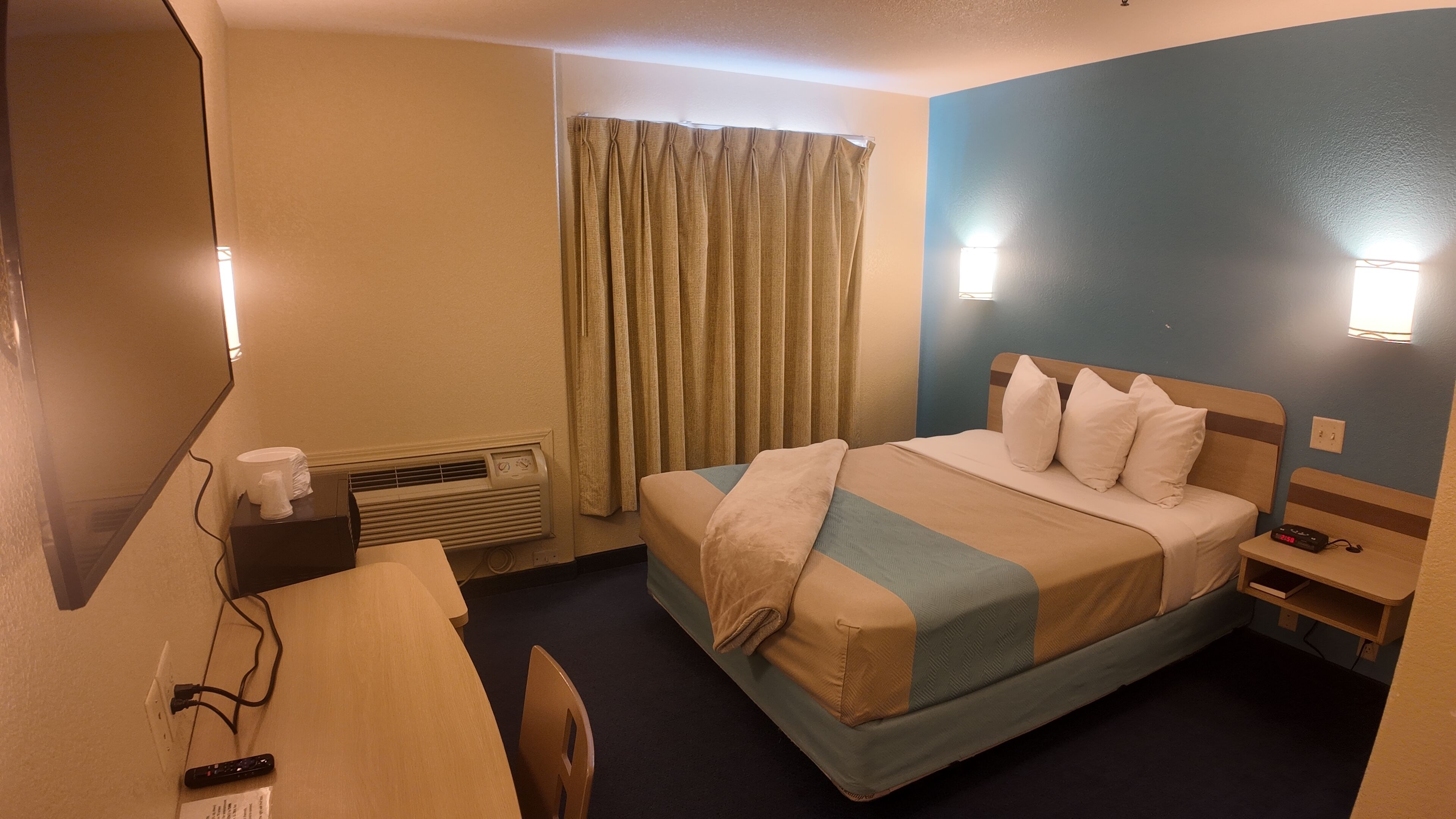 Habitació estàndard, 1 llit de matrimoni, no fumadors | Escriptori, habitacions insonoritzades, wifi gratuïta i roba de llit 