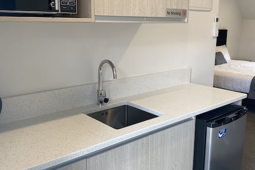 Premium Studio, 1 King Bed, Refrigerator & Microwave (First Floor) | Private kitchen