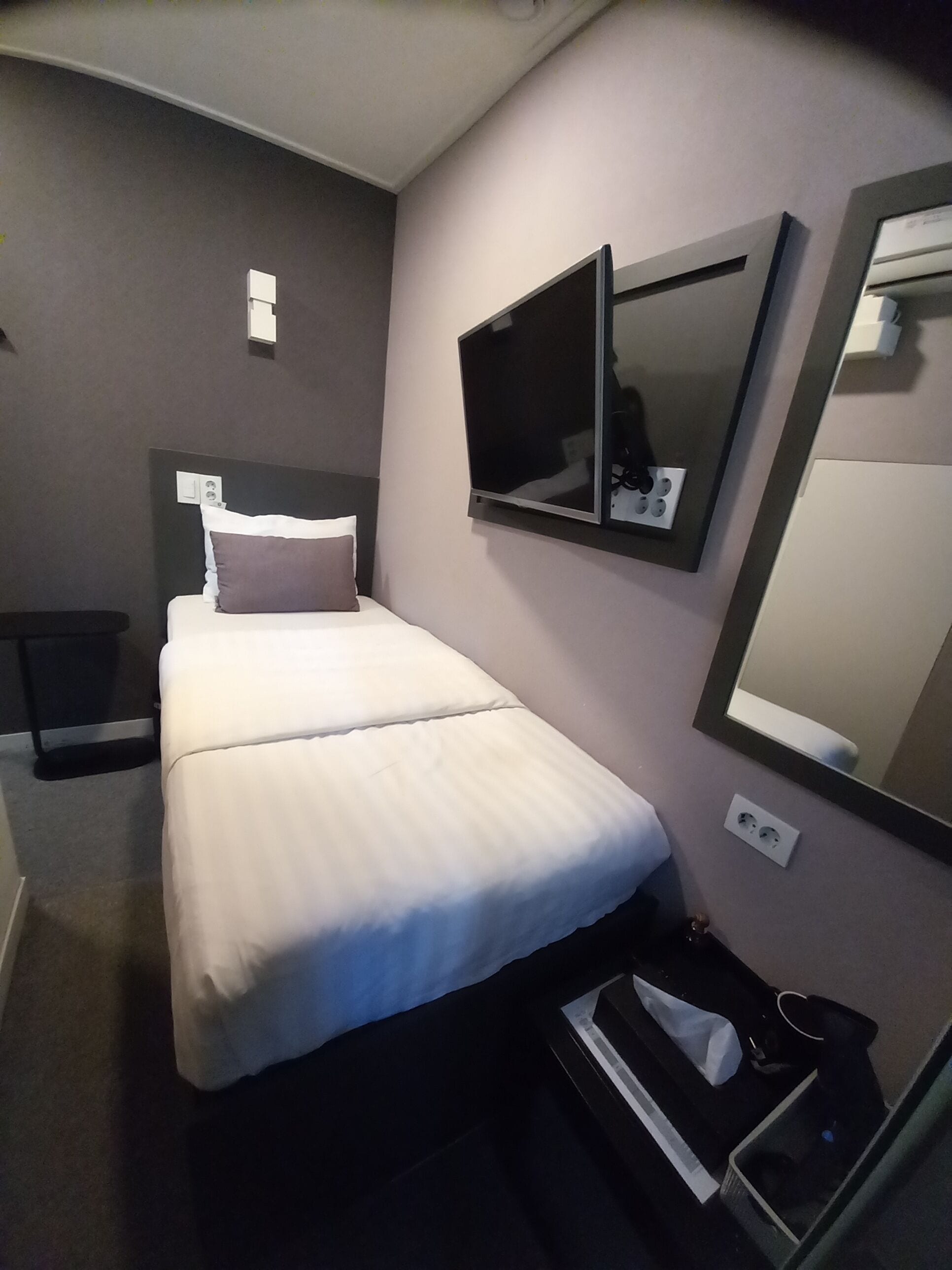 单人房 | 免费 WiFi、床单