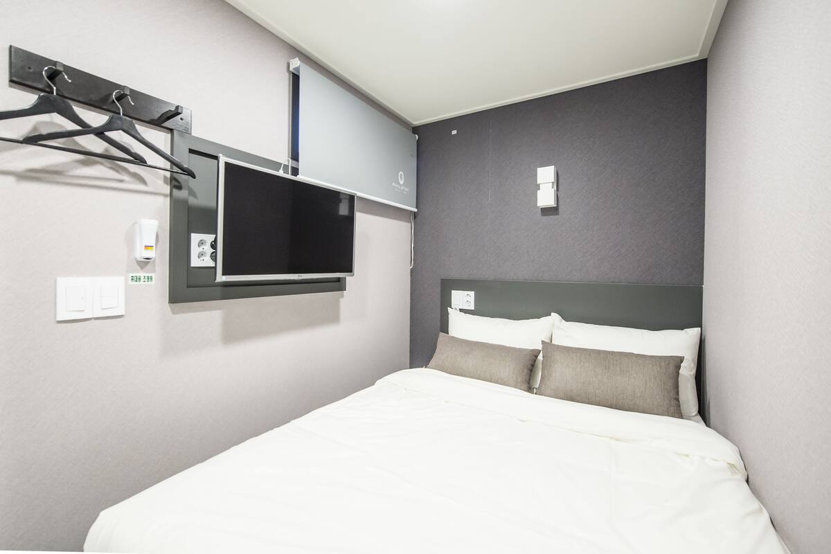 Economy Double Room | WiFi (free), bed sheets