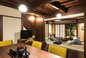 Traditional House, 3 Bedrooms, Kitchen, Garden View | Living area | Flat-screen TV