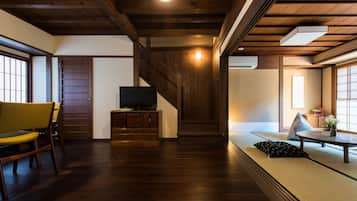 Traditional House, 3 Bedrooms, Kitchen, Garden View | Living area | Flat-screen TV