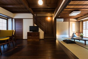 Traditional House, 3 Bedrooms, Kitchen, Garden View | Living area | Flat-screen TV