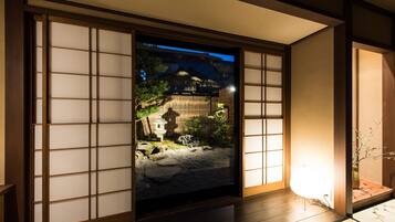 Traditional House, 3 Bedrooms, Kitchen, Garden View | 3 bedrooms, in-room safe, individually decorated, individually furnished