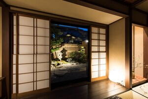 3 habitaciones y caja de seguridad en la habitación 