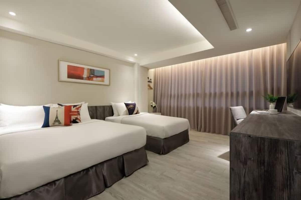 Premium bedding, desk, blackout curtains, soundproofing