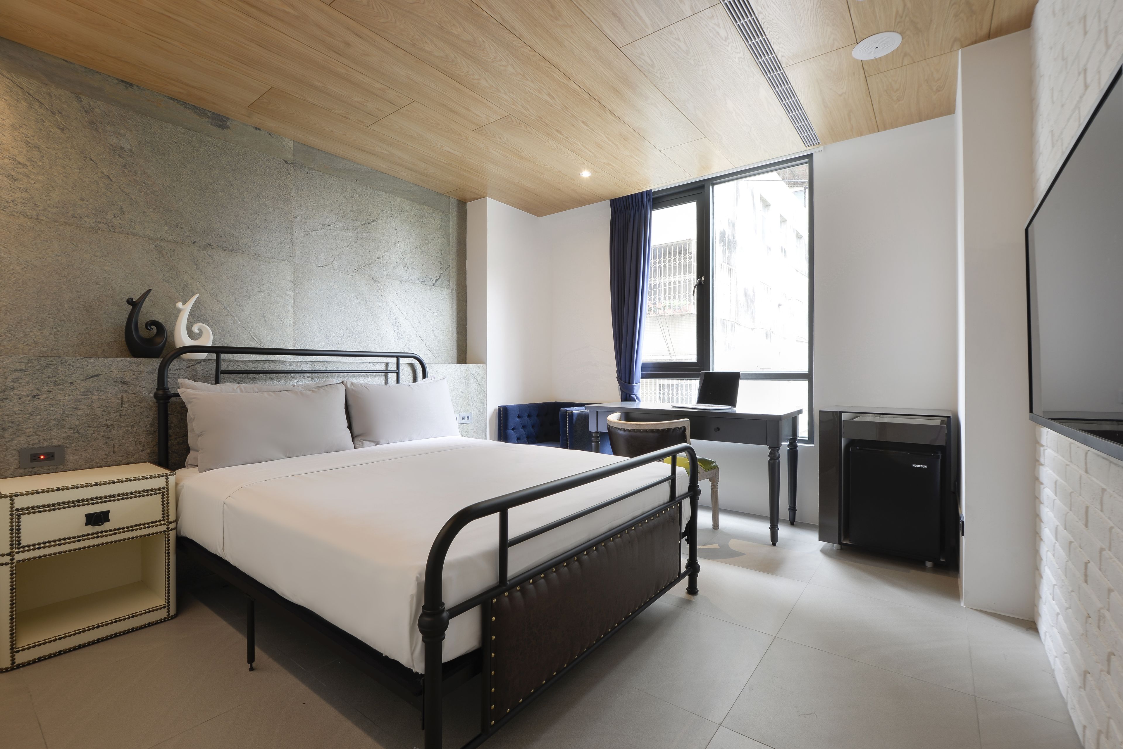 deluxe double room, 1 double bed | premium bedding, desk, blackout curtains, soundproofing