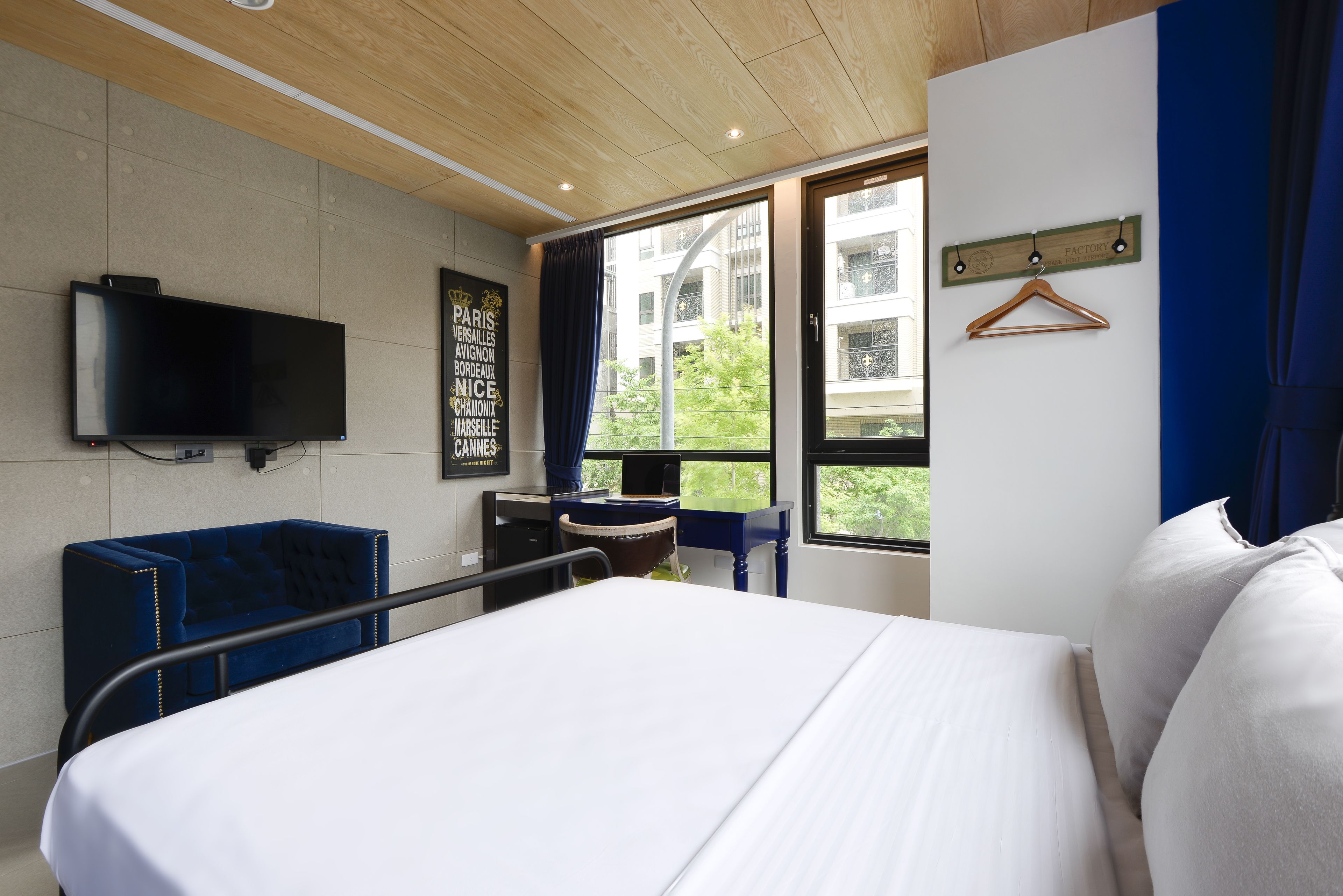 deluxe double room, 1 double bed | premium bedding, desk, blackout curtains, soundproofing