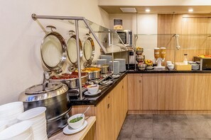 Free daily buffet breakfast