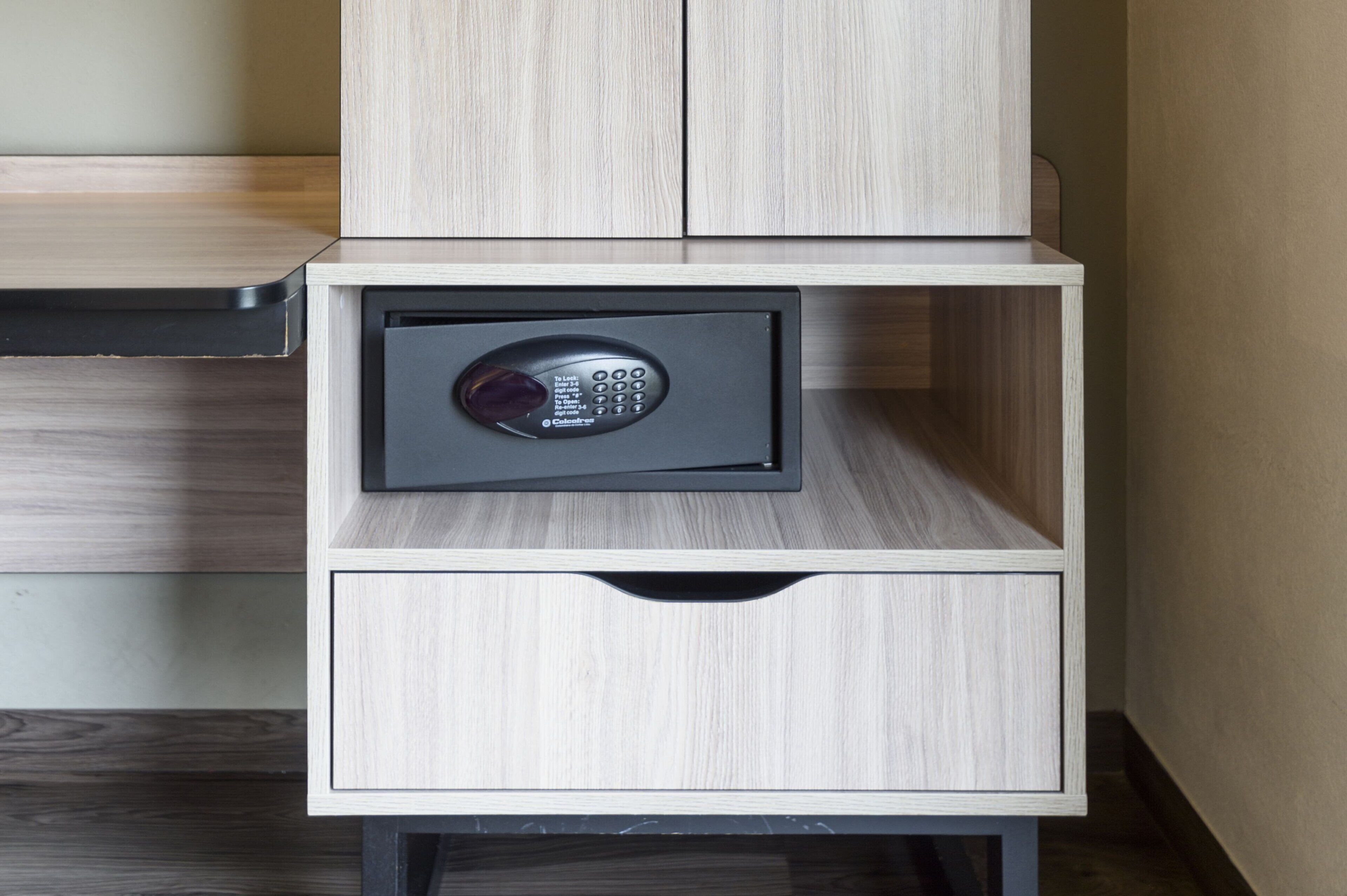 1 bedroom, in-room safe, blackout curtains, soundproofing