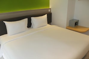 Desk, free WiFi, wheelchair access - Amaris Hotel Margorejo - Surabaya (Surabaya)