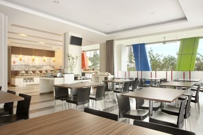 Interior detail - Amaris Hotel Margorejo - Surabaya (Surabaya)