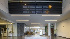 Pintu masuk properti