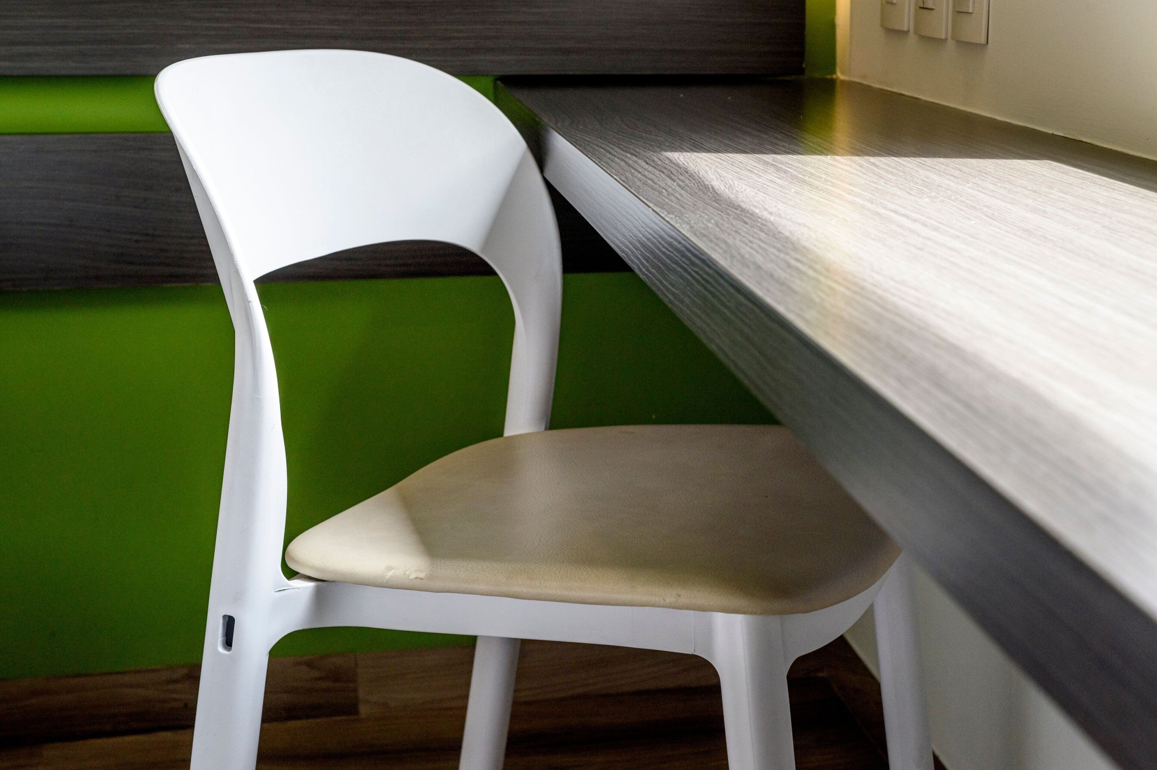 desk, soundproofing, free wifi