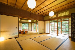 Deluxe Room, Shared Bathroom