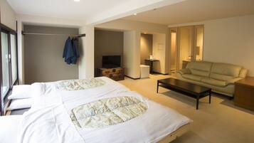 Family Room with Shower and Hot Spring, Non Smoking