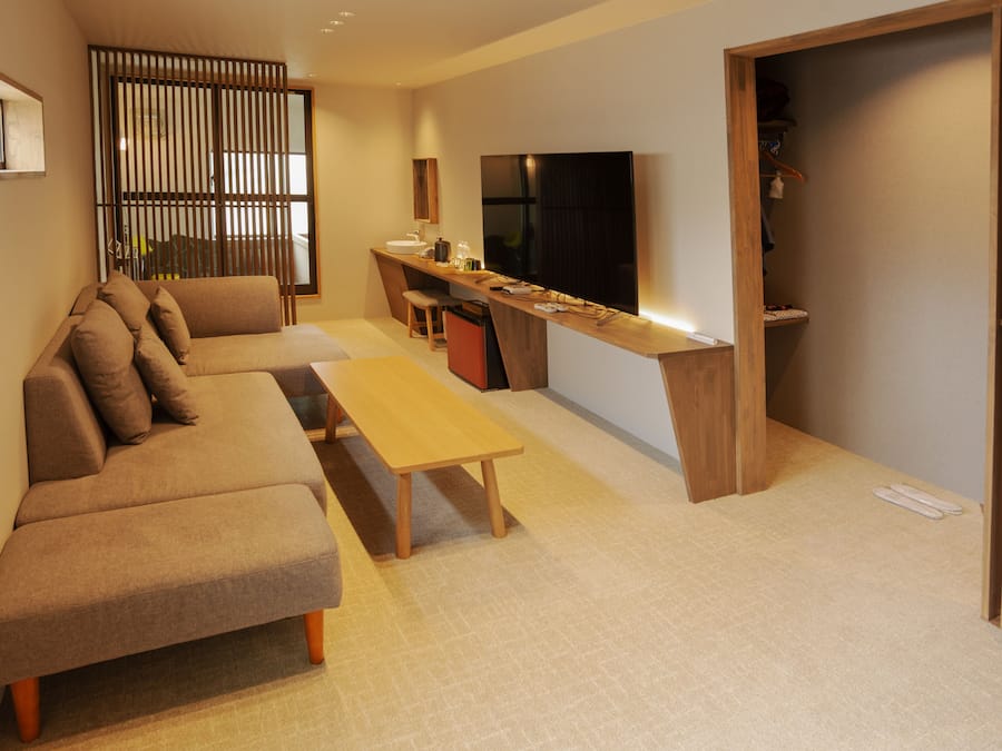 Type D Twin Room with Shower and Hot Spring, Non Smoking | Free WiFi, bed sheets